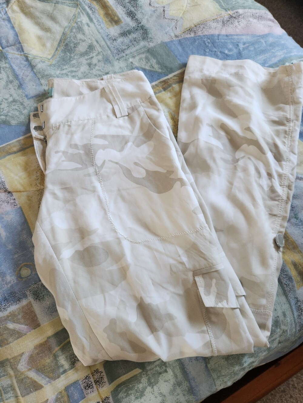 Guess marciano silk Camo Pants size 4